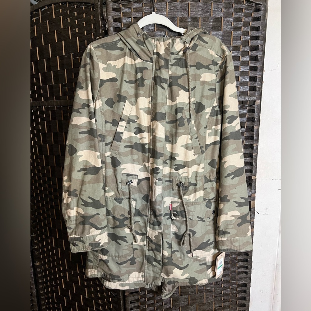 Levi’s coat brand new